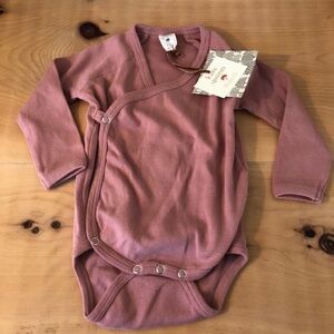 NWT 6-12m Kate Quinn Long Sleeve Onesie organic cotton